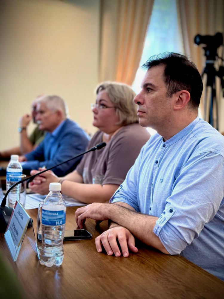 4564 image for slide