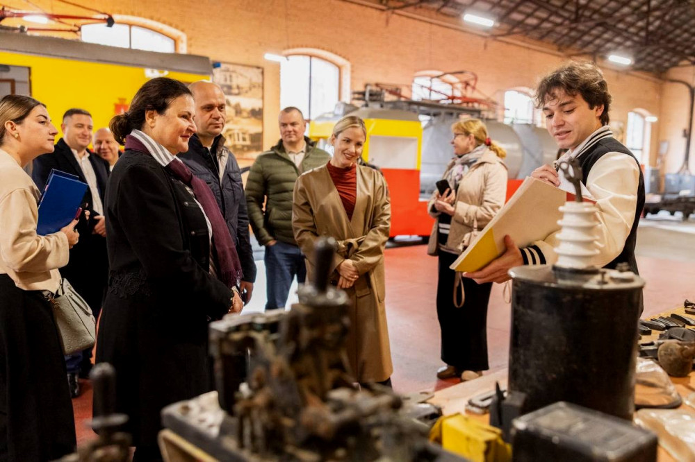 6676 image for slide